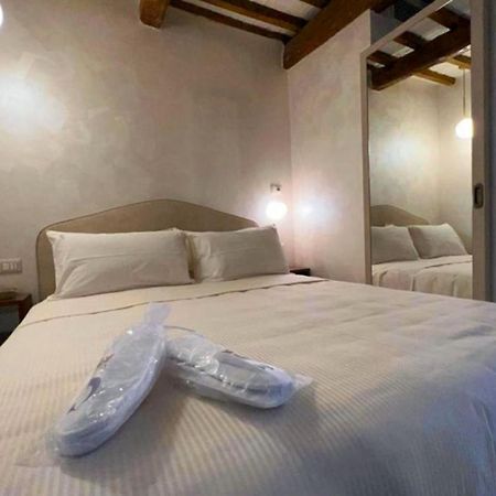 Dimora Storica Lo Svevo Hotel Iesi Luaran gambar