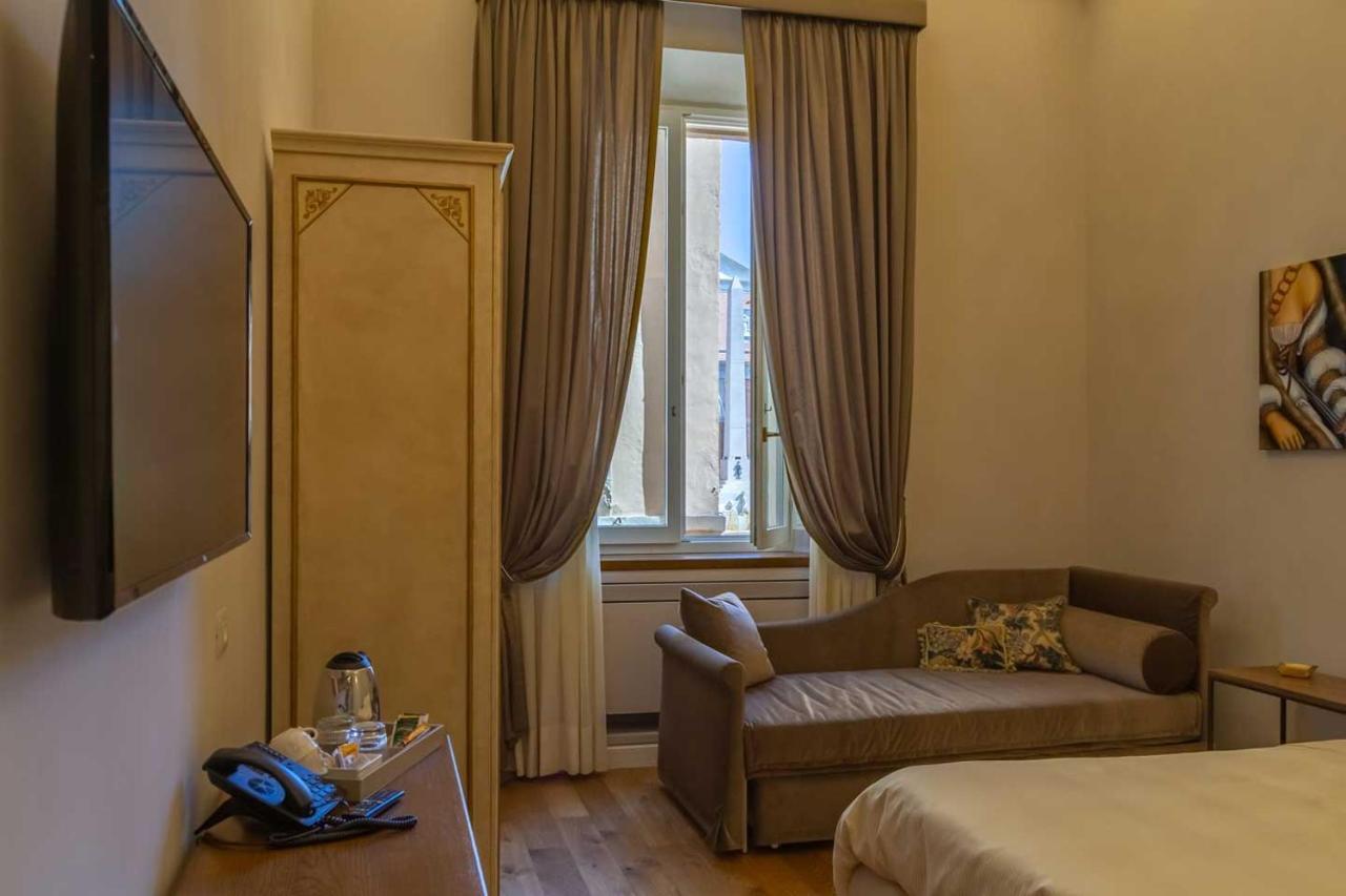 Dimora Storica Lo Svevo Hotel Iesi Luaran gambar